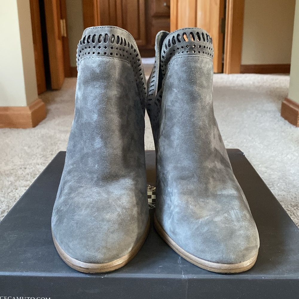 Vince Camuto Fileana bootie - Picture 3 of 6